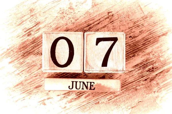 Деревянный Календарь Июнем — стоковое фото