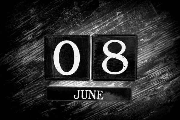 日期为六月八日的木制日历 — 图库照片