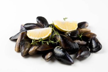 Midye dolması; midye dolma