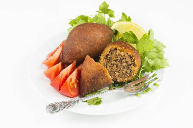 Geleneksel Türk yemekleri; icli köfte