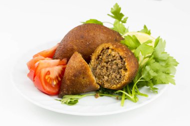 Geleneksel Türk yemekleri; icli köfte