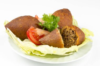 Geleneksel Türk yemekleri; icli köfte