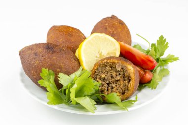 Geleneksel Türk yemekleri; icli köfte