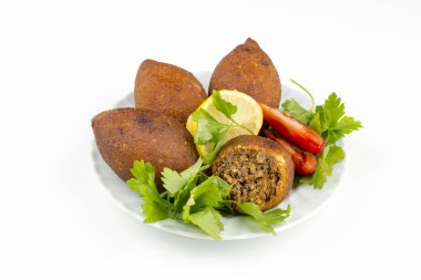 Geleneksel Türk yemekleri; icli köfte