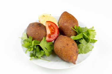 Geleneksel Türk yemekleri; icli köfte