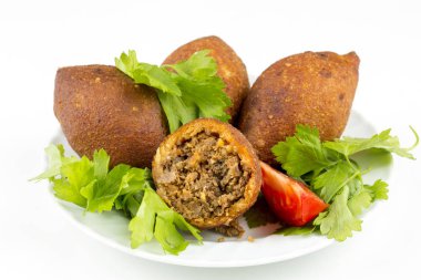 Geleneksel Türk yemekleri; icli köfte