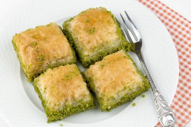Geleneksel Türk tatlıları; Baklava