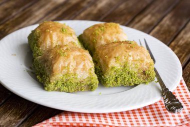 Geleneksel Türk tatlıları; Baklava