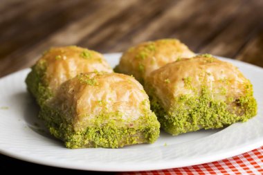 Geleneksel Türk tatlıları; Baklava