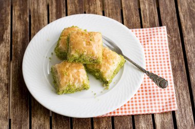 Geleneksel Türk tatlıları; Baklava