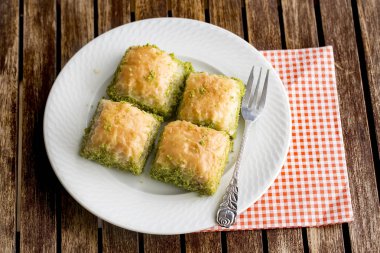 Geleneksel Türk tatlıları; Baklava