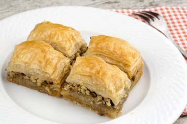 Geleneksel Türk tatlıları; Baklava