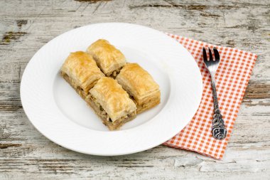 Geleneksel Türk tatlıları; Baklava