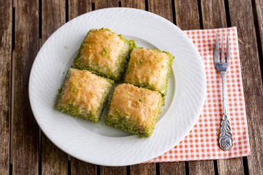 Geleneksel Türk tatlıları; Baklava