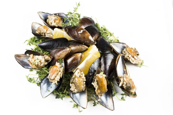 Midye dolması; midye dolma