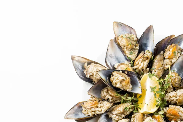 Midye dolması; midye dolma