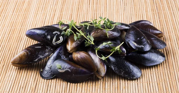 Midye dolması; midye dolma