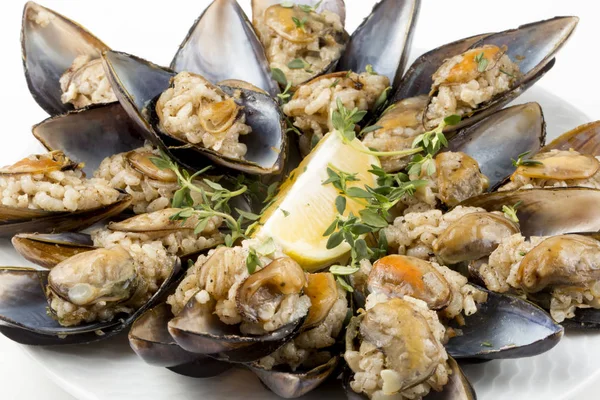 Midye dolması; midye dolma