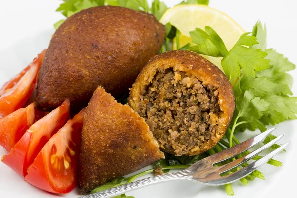 Geleneksel Türk yemekleri; icli köfte