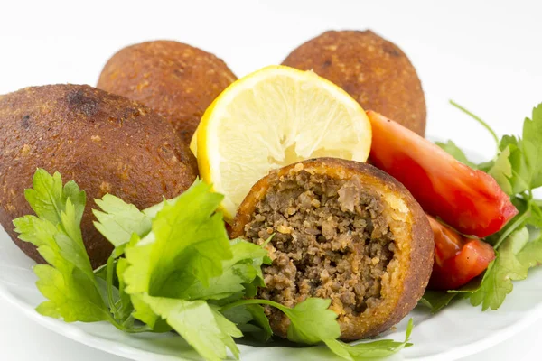 Geleneksel Türk yemekleri; icli köfte