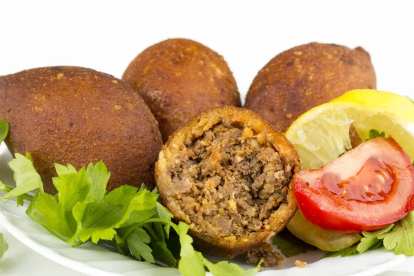 Geleneksel Türk yemekleri; icli köfte