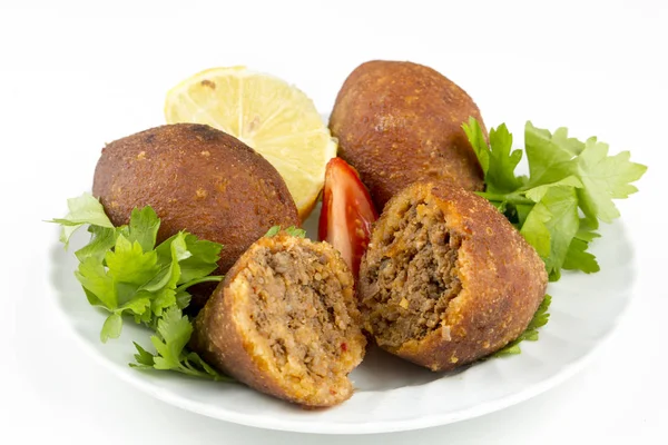 Geleneksel Türk yemekleri; icli köfte