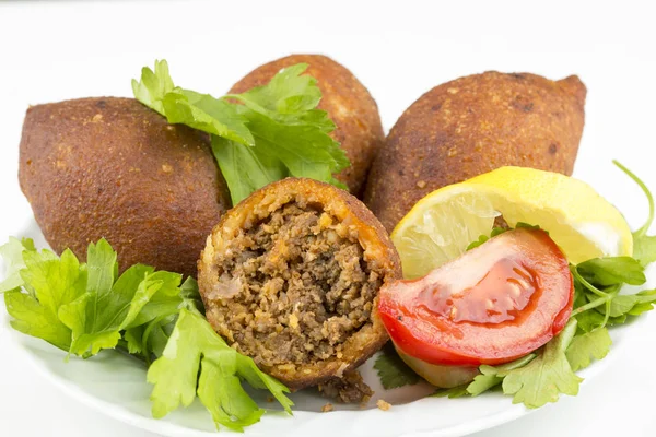 Geleneksel Türk yemekleri; icli köfte