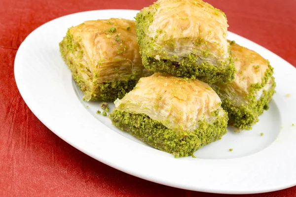 Geleneksel Türk tatlıları; Baklava