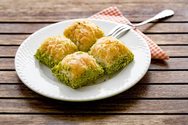 Geleneksel Türk tatlıları; Baklava