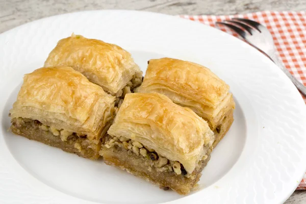 Geleneksel Türk tatlıları; Baklava