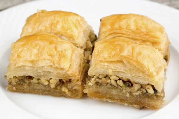 Geleneksel Türk tatlıları; Baklava