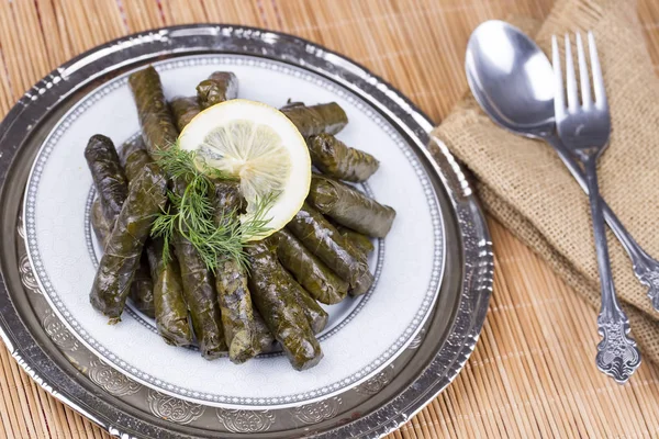Geleneksel Türk yemekleri; Dolma yaprak (yaprak sarma / dolma)