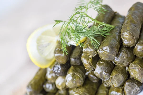 Geleneksel Türk yemekleri; Dolma yaprak (yaprak sarma / dolma)