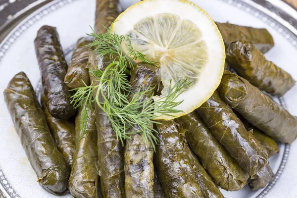 Geleneksel Türk yemekleri; Dolma yaprak (yaprak sarma / dolma)