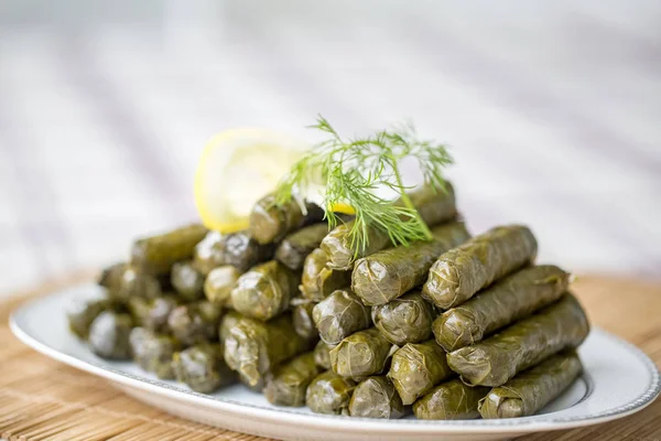 Geleneksel Türk yemekleri; Dolma yaprak (yaprak sarma / dolma)