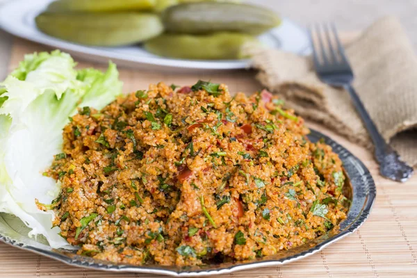 Geleneksel yemek; Bulgur salatası (kisir)