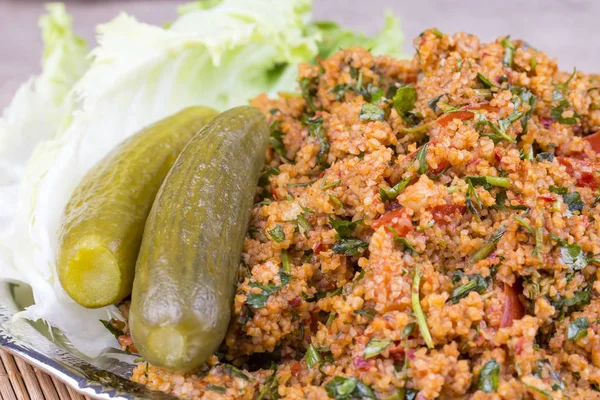 Geleneksel yemek; Bulgur salatası (kisir)