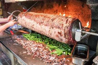 Geleneksel Türk kebap, döner kebap, cag Kebap
