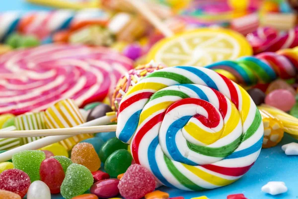 Kolorowe Cukierki Białym Tle — Zdjęcie stockowe