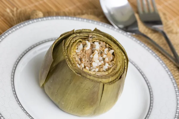 Türk yemekleri; Enginar dolması (karidesli dolma)