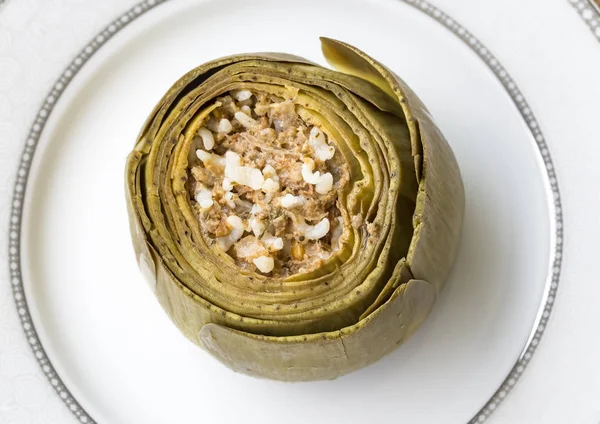 Türk yemekleri; Enginar dolması (karidesli dolma)