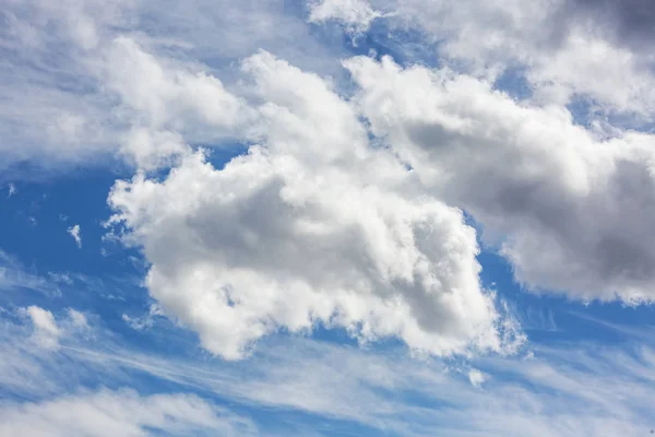 Blauer Himmel Und Wolken — Stockfoto