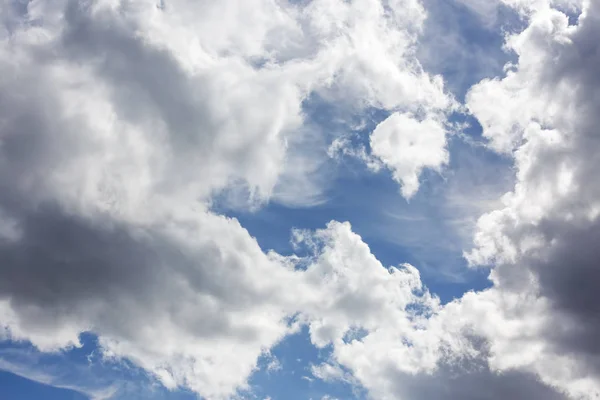 Blauer Himmel Und Wolken — Stockfoto