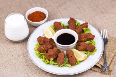 Türk yemekleri; Icli köfte