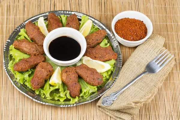 Türk yemekleri; Icli köfte