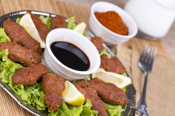 Türk yemekleri; Icli köfte