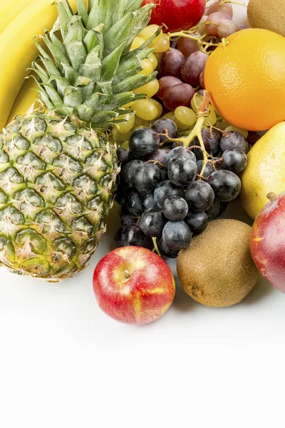 Frutas Frescas Sobre Fondo Blanco —  Fotos de Stock