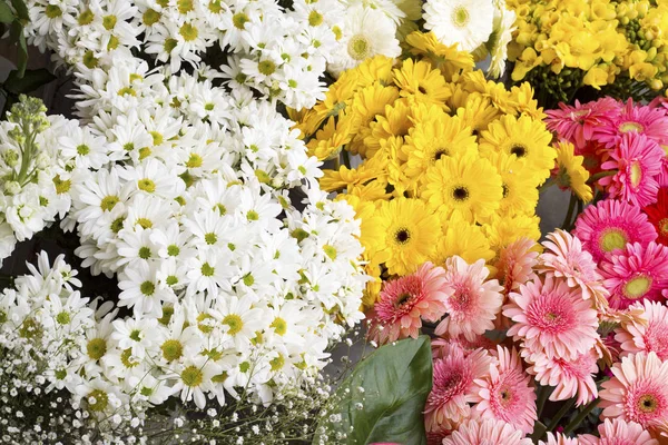 Renkli çiçek pazarı