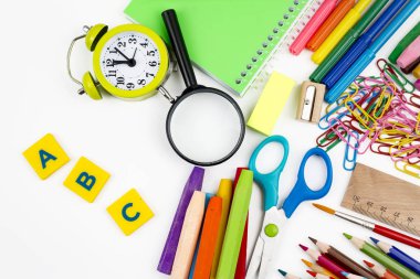 Okul ekipmanları; ileti örneği