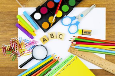 Okul ekipmanları; ileti örneği